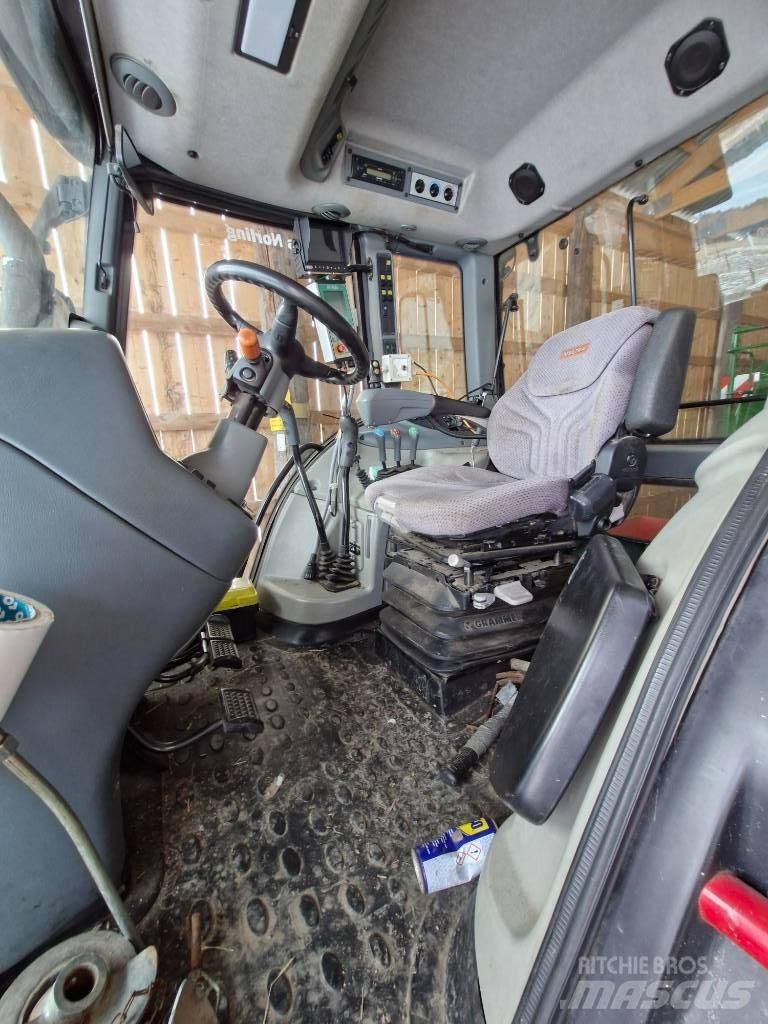 Valtra T 151 hitchec Tractoren