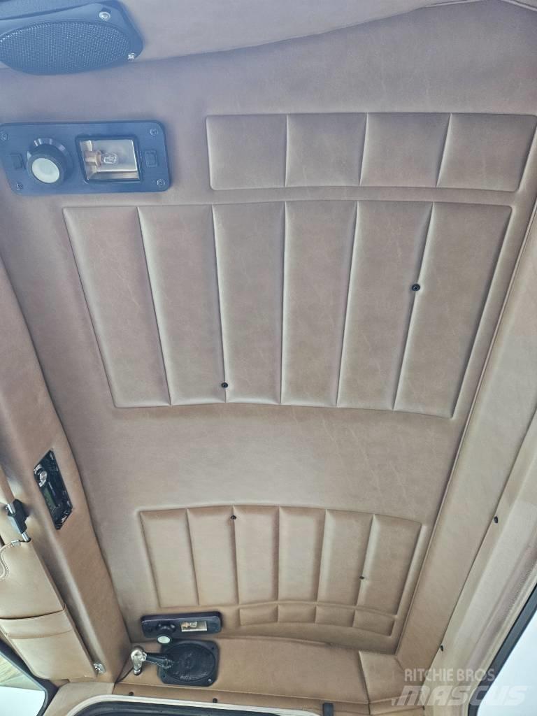 Peterbilt 379 Trekkers