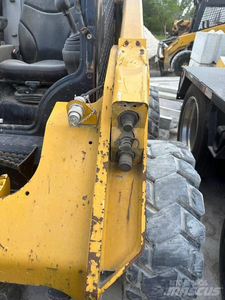 CAT 262 D Schrankladers