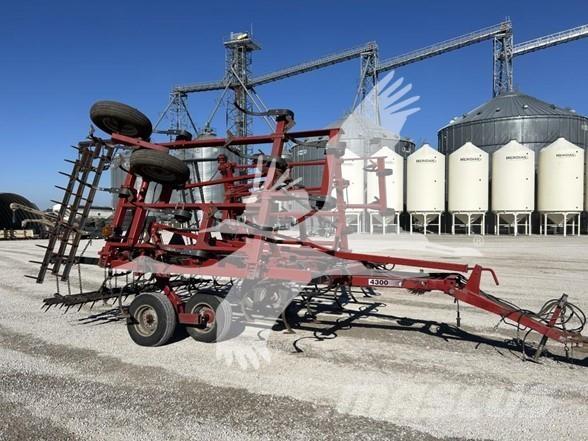 Case IH 4300 Cultivatoren