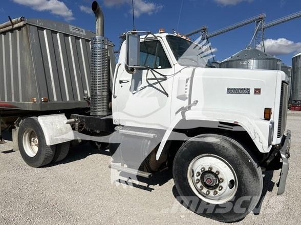 GMC BRIGADIER Trekkers