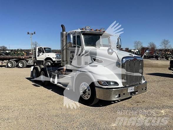 Peterbilt 384 Trekkers