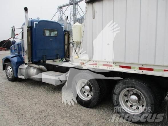 Peterbilt 385 Trekkers