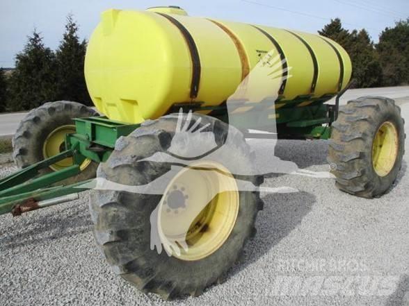 YETTER 1600 Kunstmeststrooiers