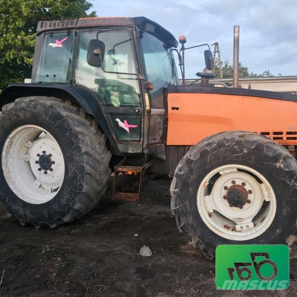 Valmet 8350. Parts Tractoren