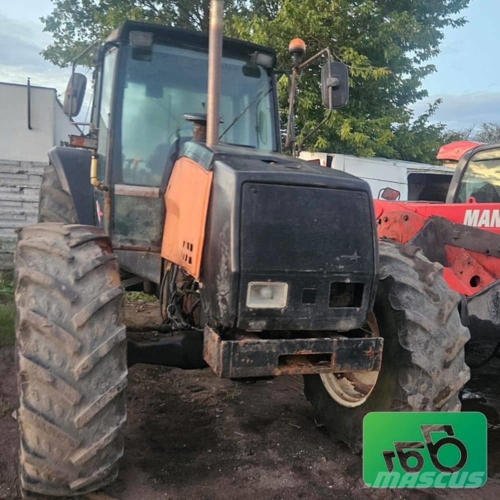 Valmet 8350. Parts Tractoren