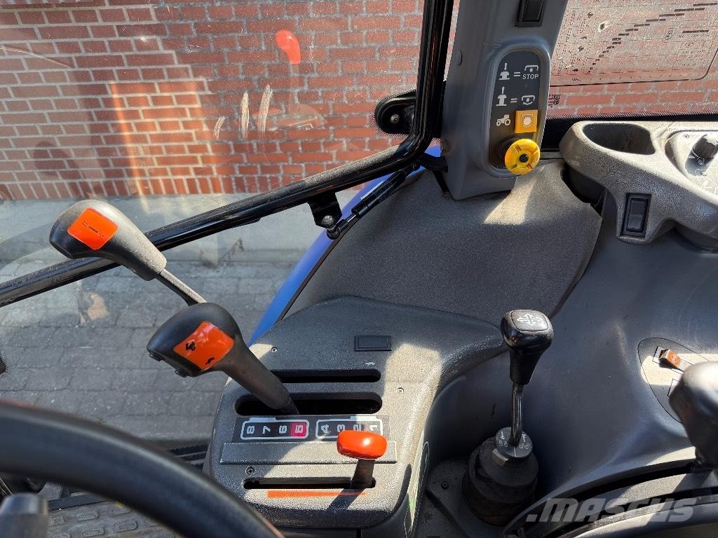 New Holland TS 115 Tractoren