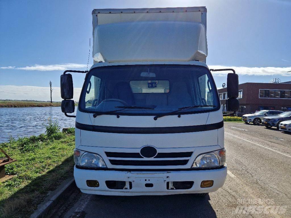 Hino 3815 Bakwagens met gesloten opbouw