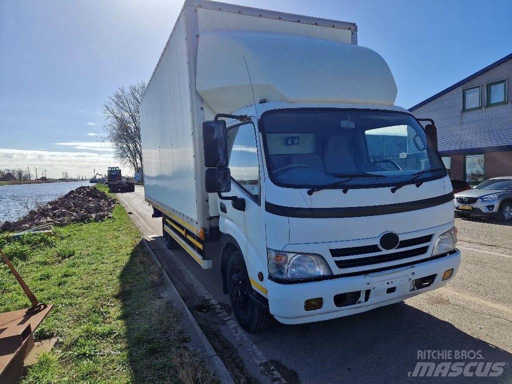Hino 3815 Bakwagens met gesloten opbouw