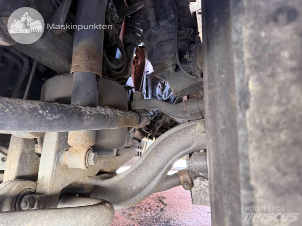 Volvo FM 330 Vlakke laadvloer met kraan