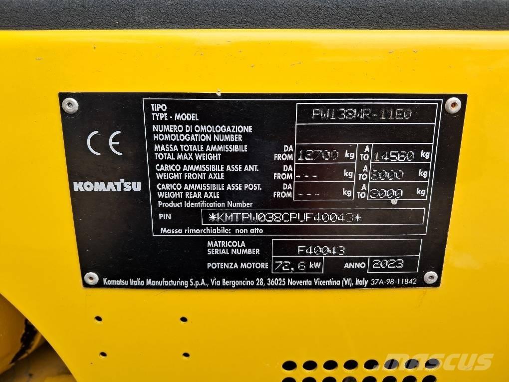 Komatsu PW138MR-11E0 Wielgraafmachines