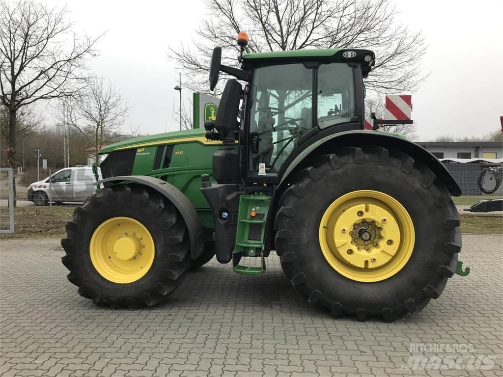 John Deere 6R 250 Tractoren