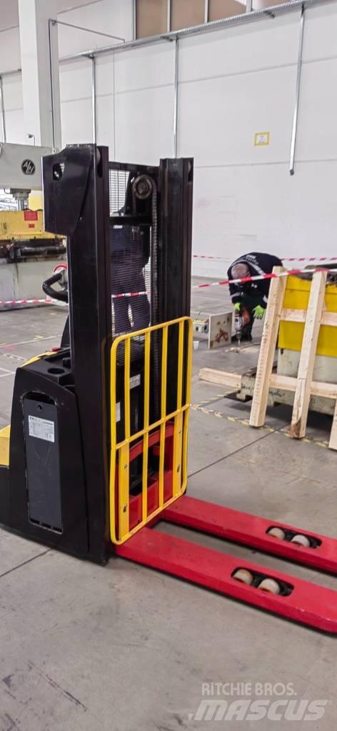 Hyster S 1.2 Stapelaar meeloop