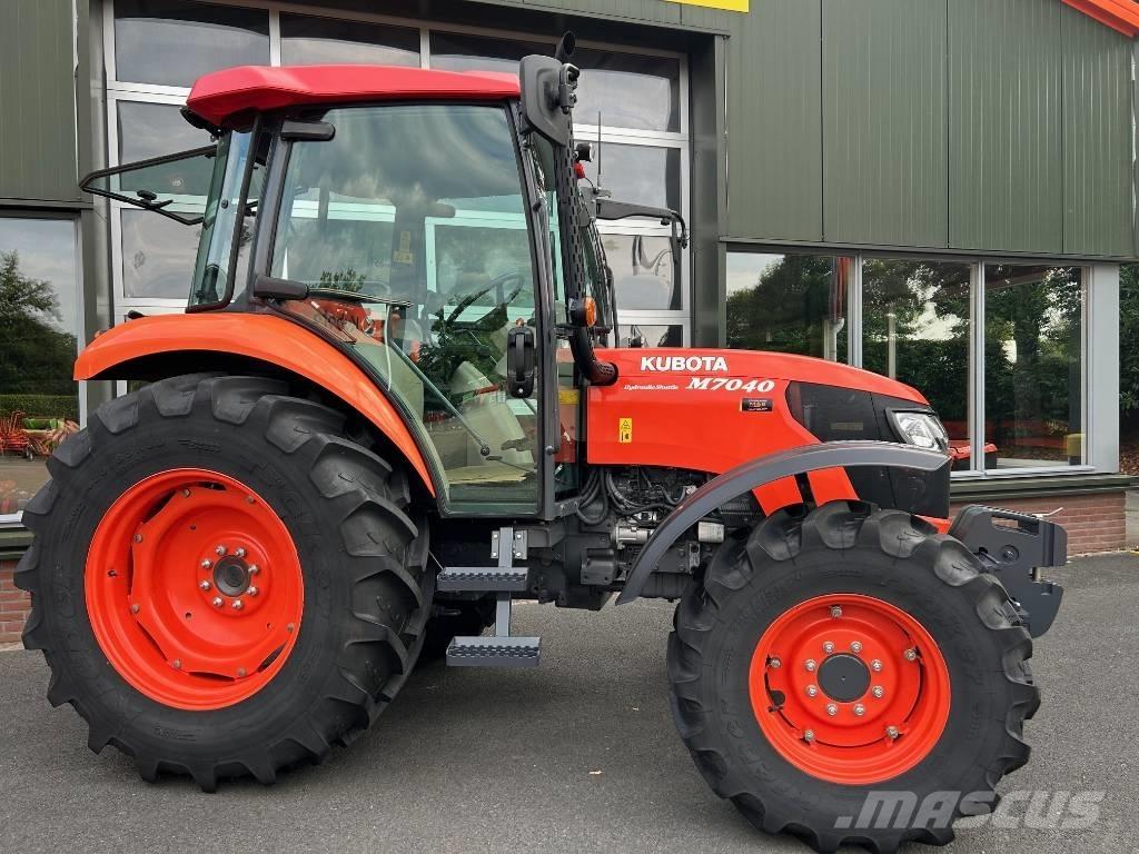 Kubota M 7040 DT Tractoren