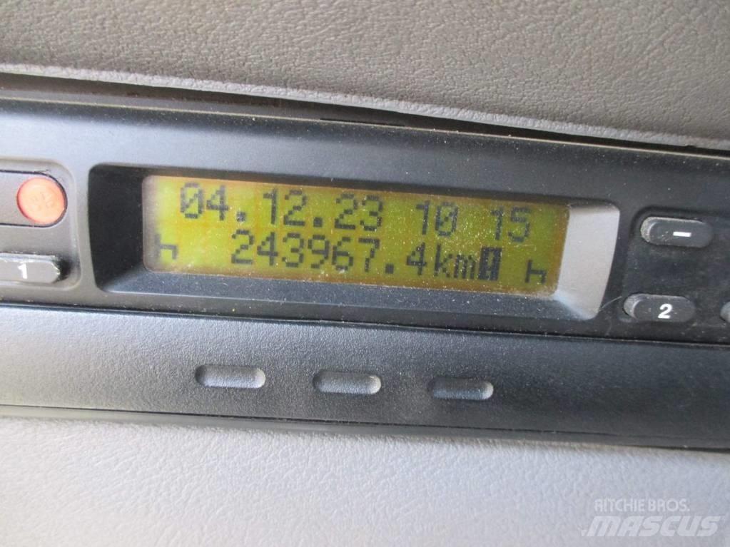 Renault Kerax 380 Vlakke laadvloer met kraan