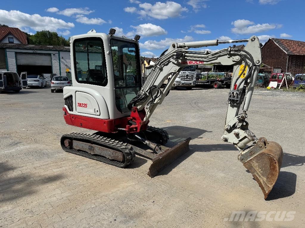 Takeuchi TB 225 Minigraafmachines < 7t