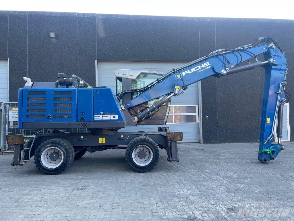 Fuchs MHL320F Waste / industry handlers