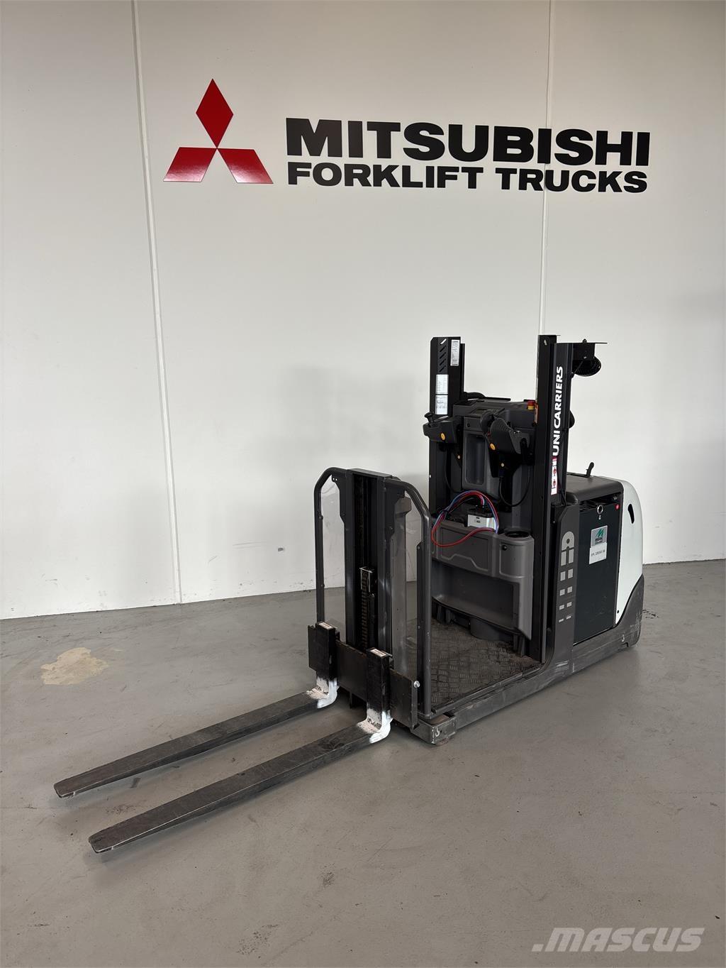 UniCarriers EPL100 Orderpicker voor laag niveau