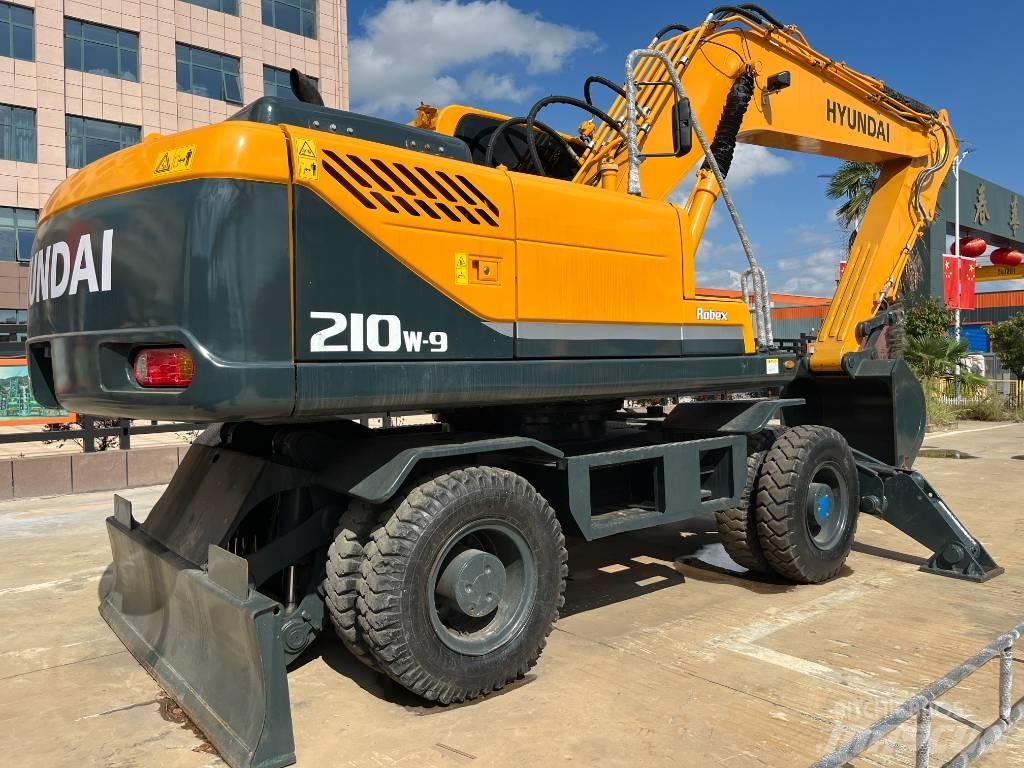 Hyundai R210W Wielgraafmachines