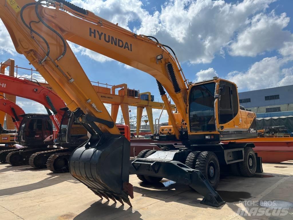 Hyundai R210W Wielgraafmachines