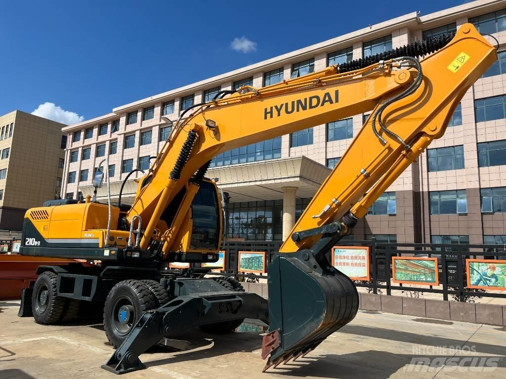 Hyundai R210W Wielgraafmachines