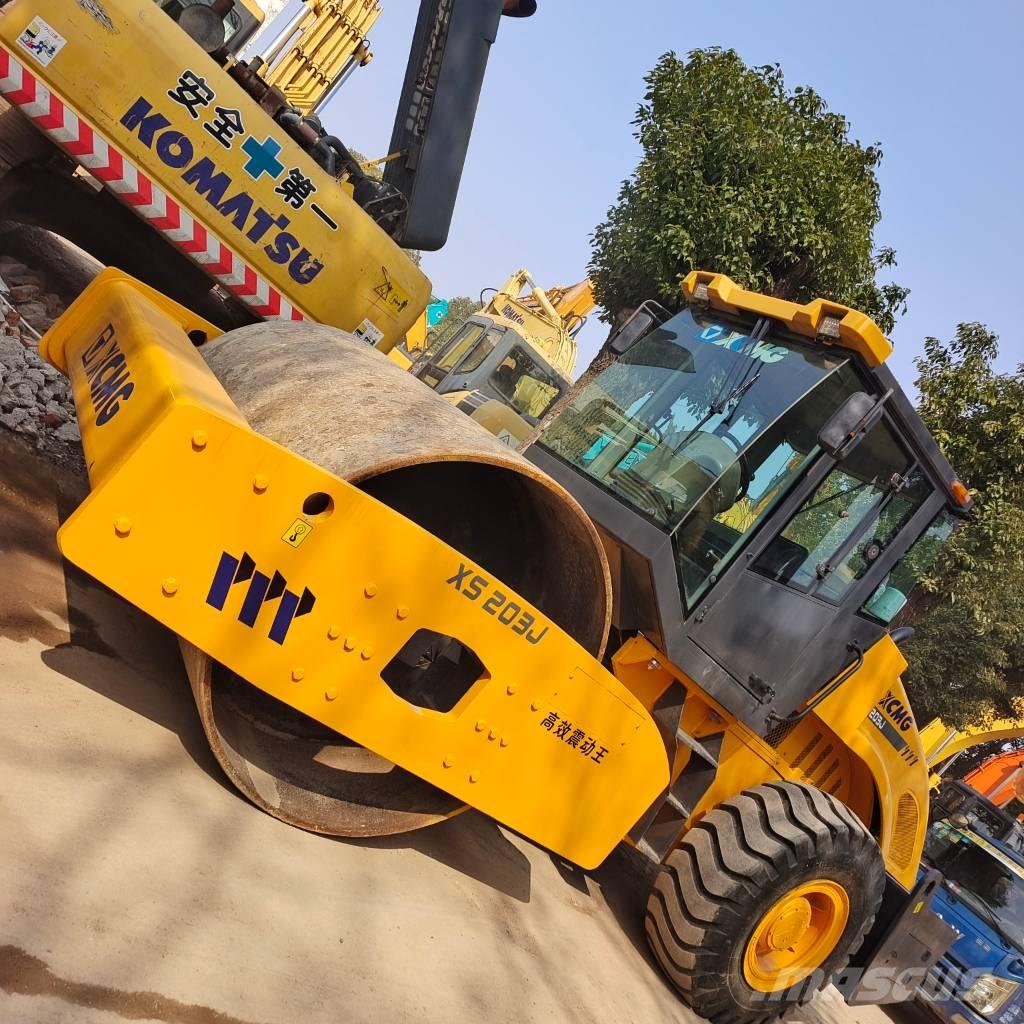 XCMG XS 202 J Trilrolwalsen