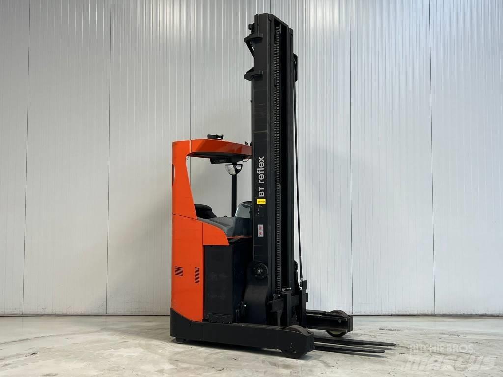 BT RRE160 Reachtruck voor hoog niveau
