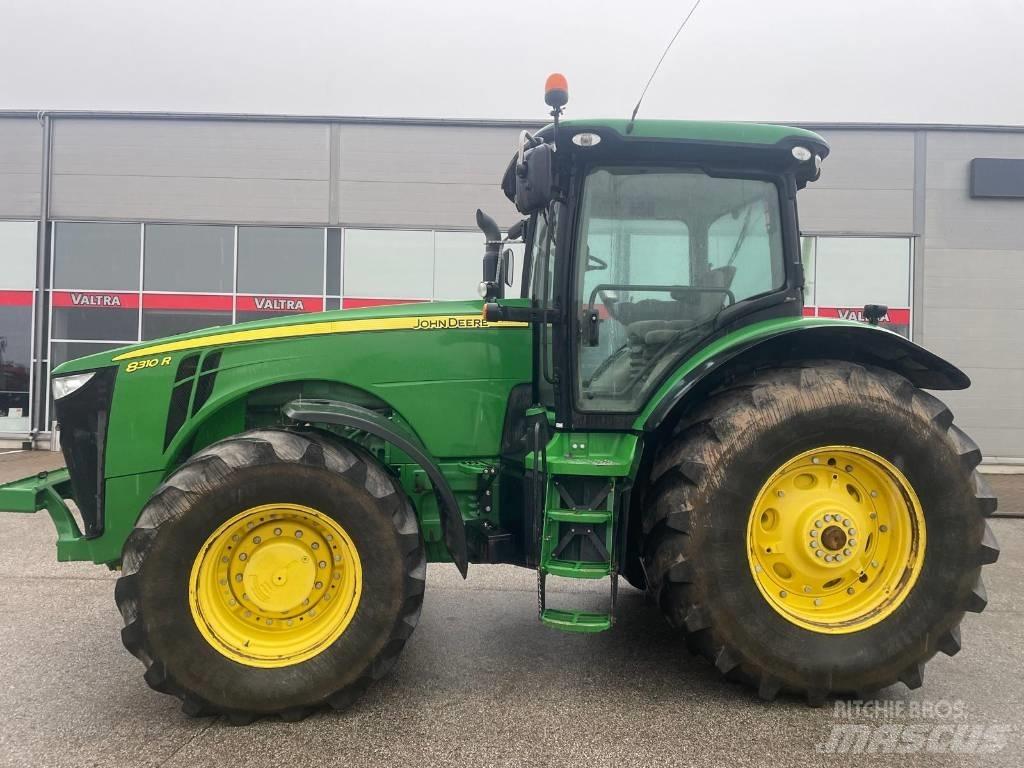 John Deere 8310 R Tractoren