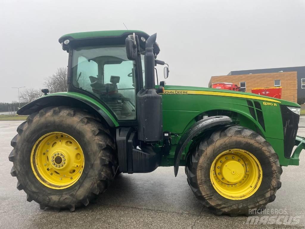 John Deere 8310 R Tractoren
