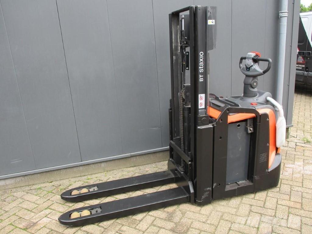 BT SPE200D Meerij pallettruck met platform