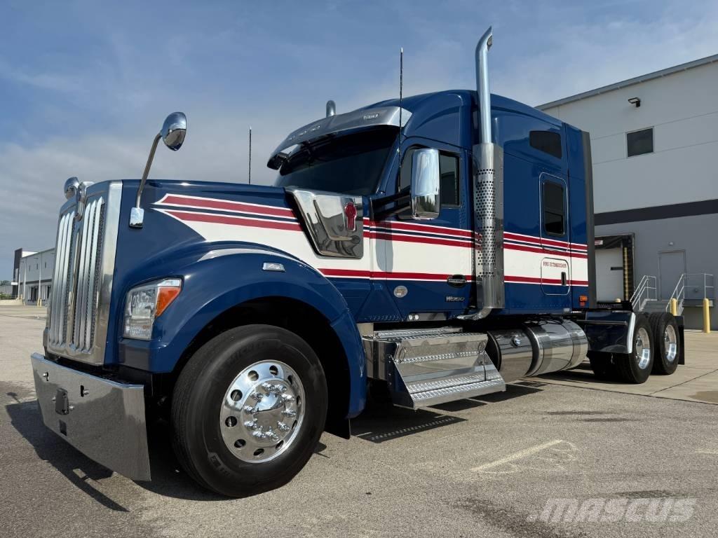 Kenworth W 990 Trekkers