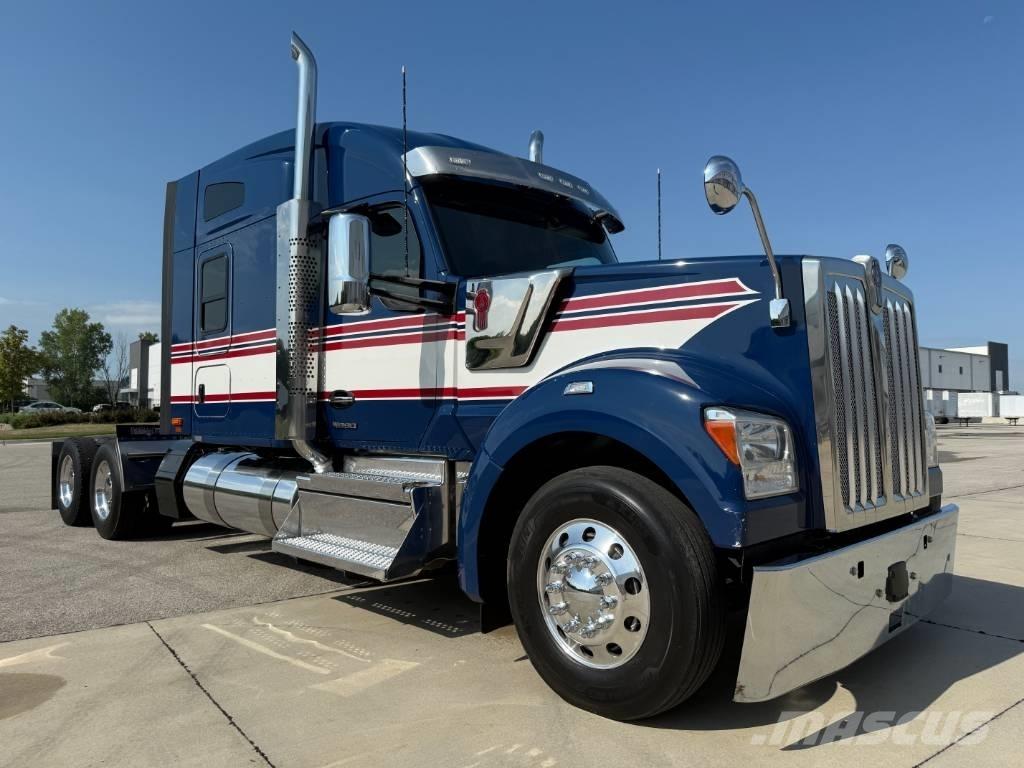 Kenworth W 990 Trekkers