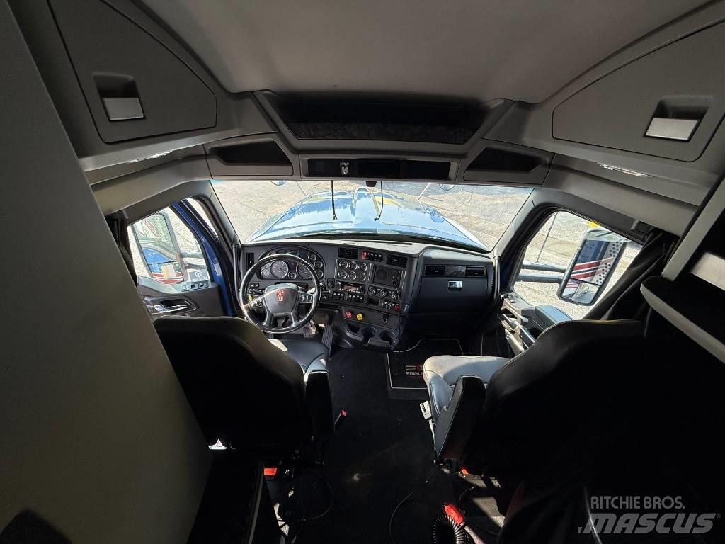 Kenworth W 990 Trekkers