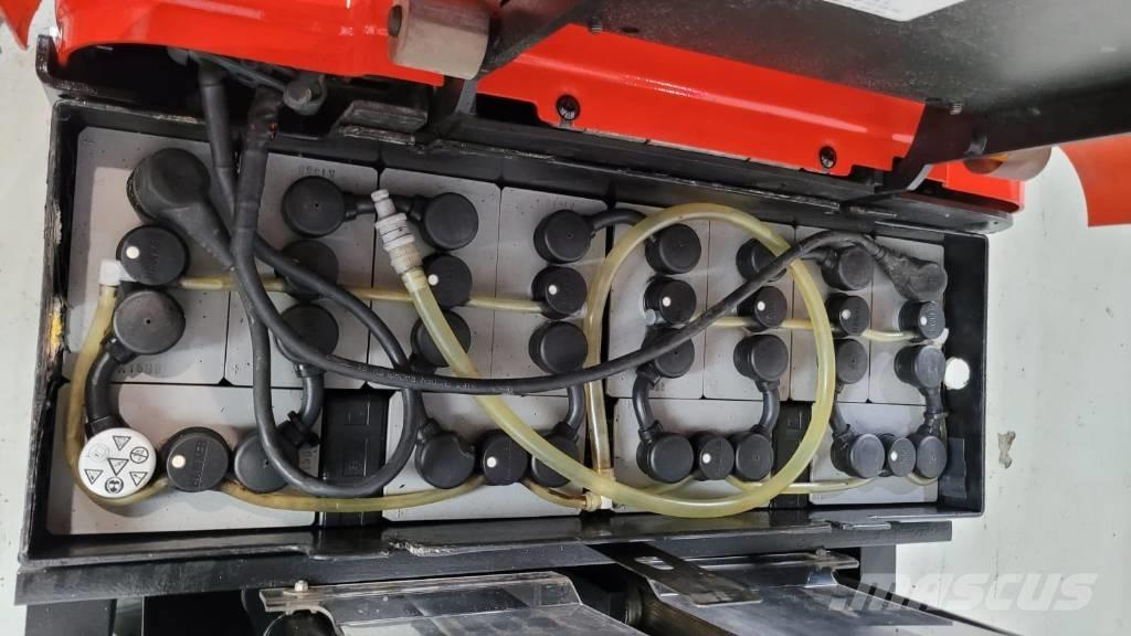 BT SPE 125 Zelfrijdende stapelaars