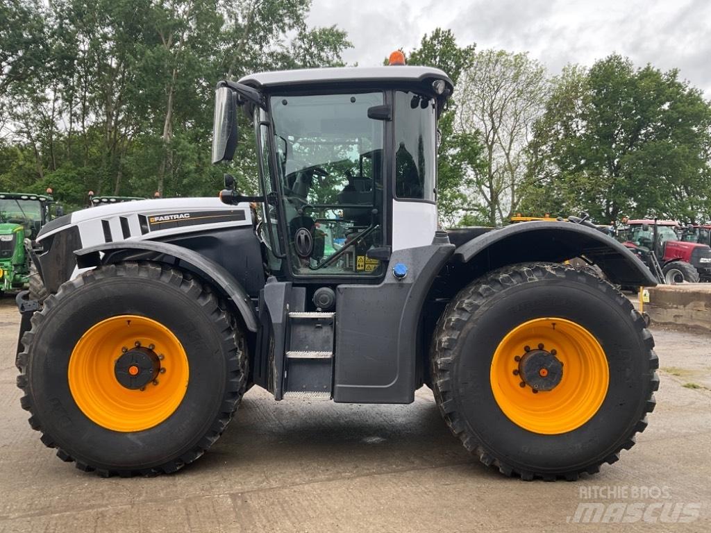 JCB Fastrac 4220 Tractoren
