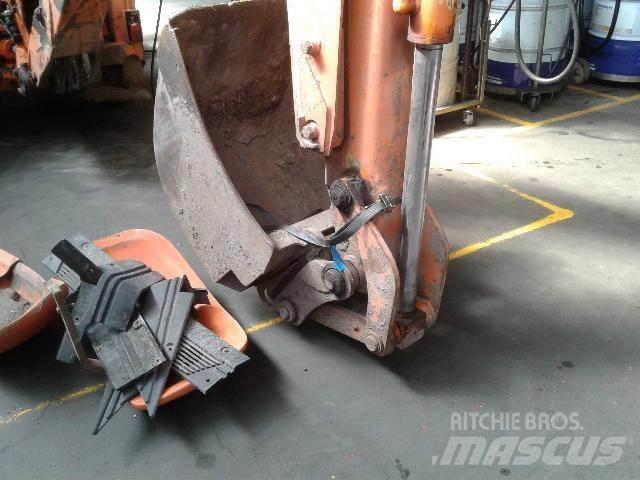 Hitachi FB200 Tractoren