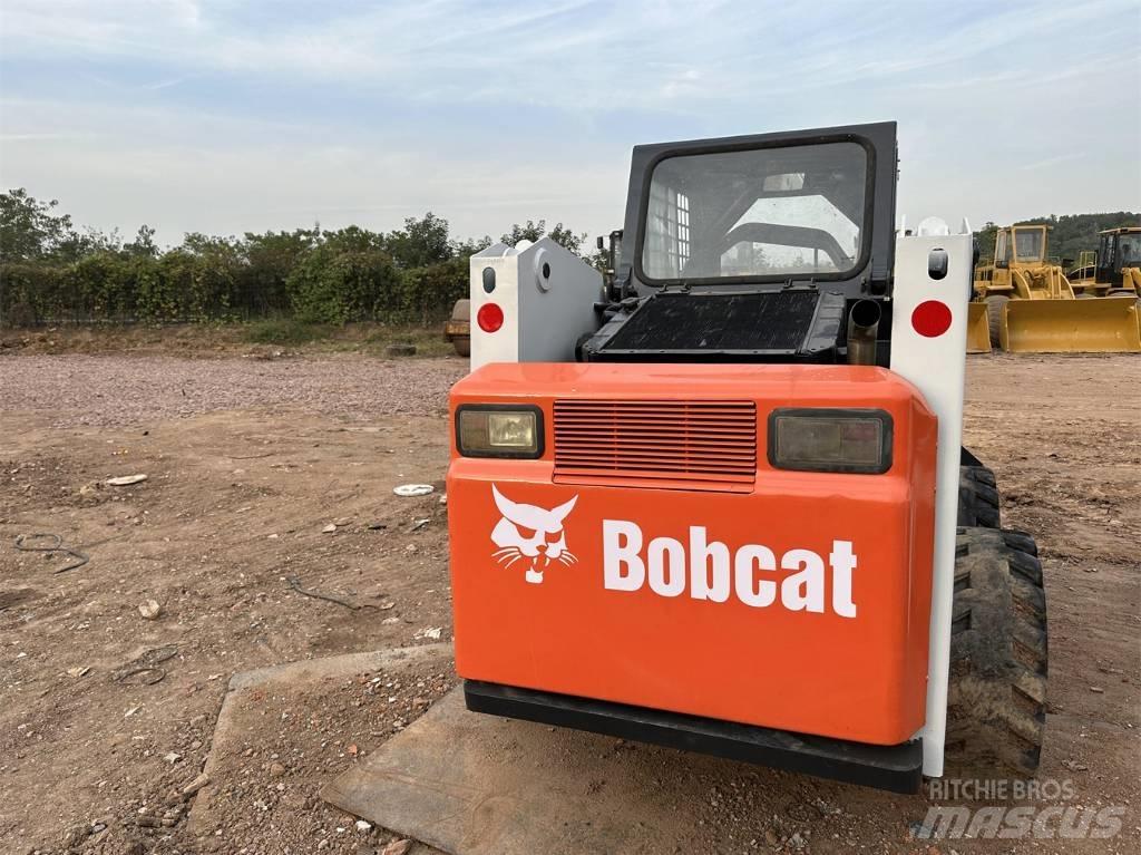 Bobcat S 300 Schrankladers
