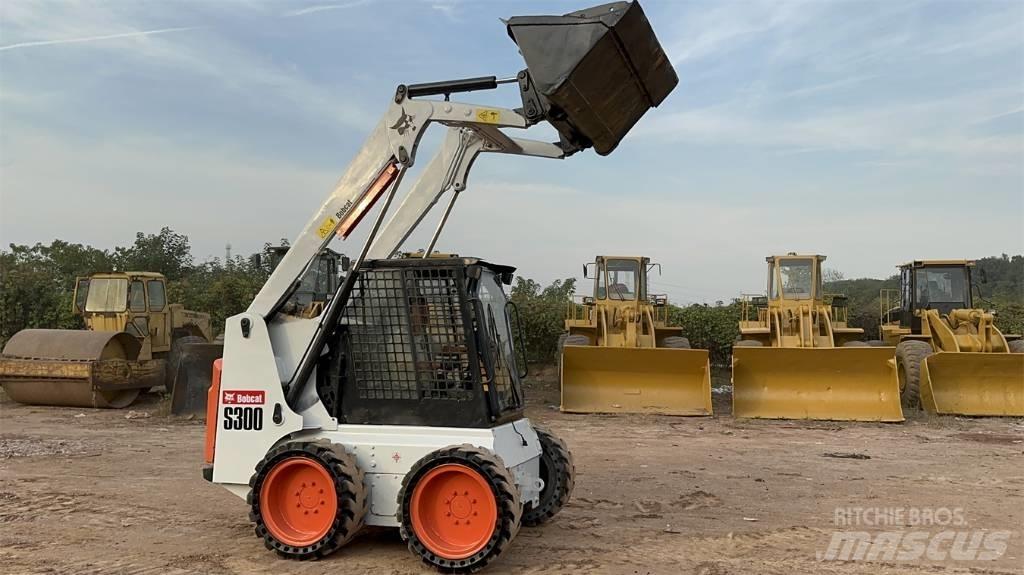 Bobcat S 300 Schrankladers
