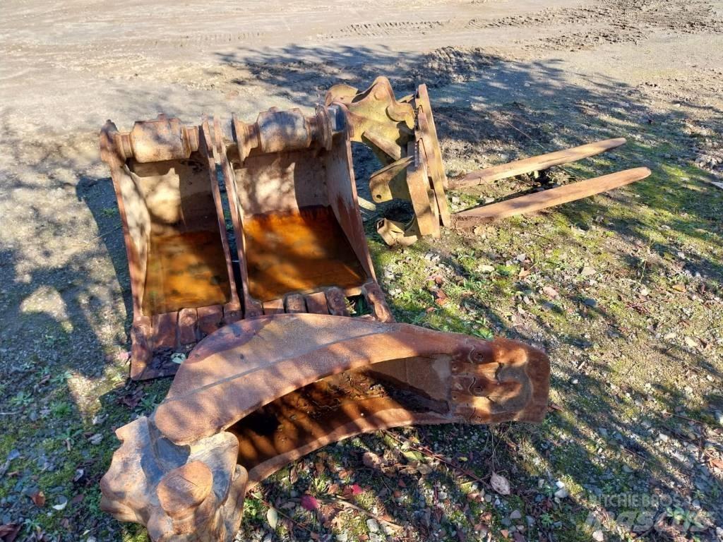 Komatsu PW98MR-10 Wielgraafmachines