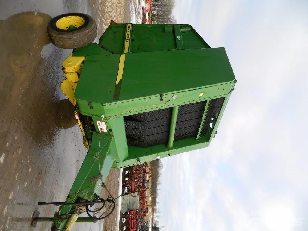 John Deere 550 Ronde-balenpersen