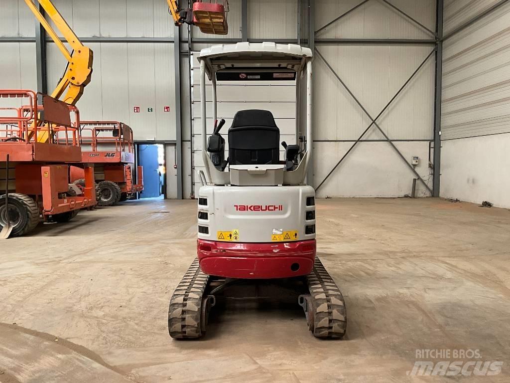 Takeuchi TB 215 R Minigraafmachines < 7t