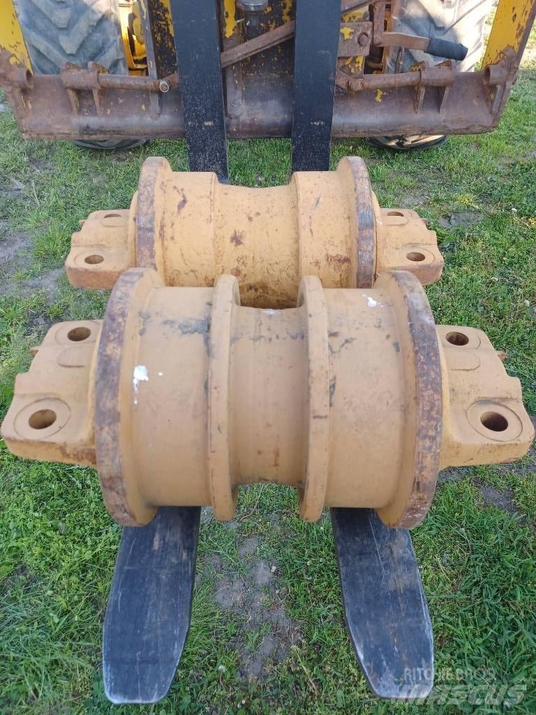 Komatsu D 155 Rupsbanden, kettingen en onderstel
