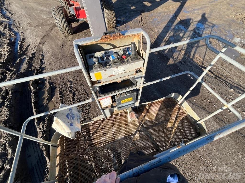 Manitou 200 ATJ Knikarmhoogwerkers