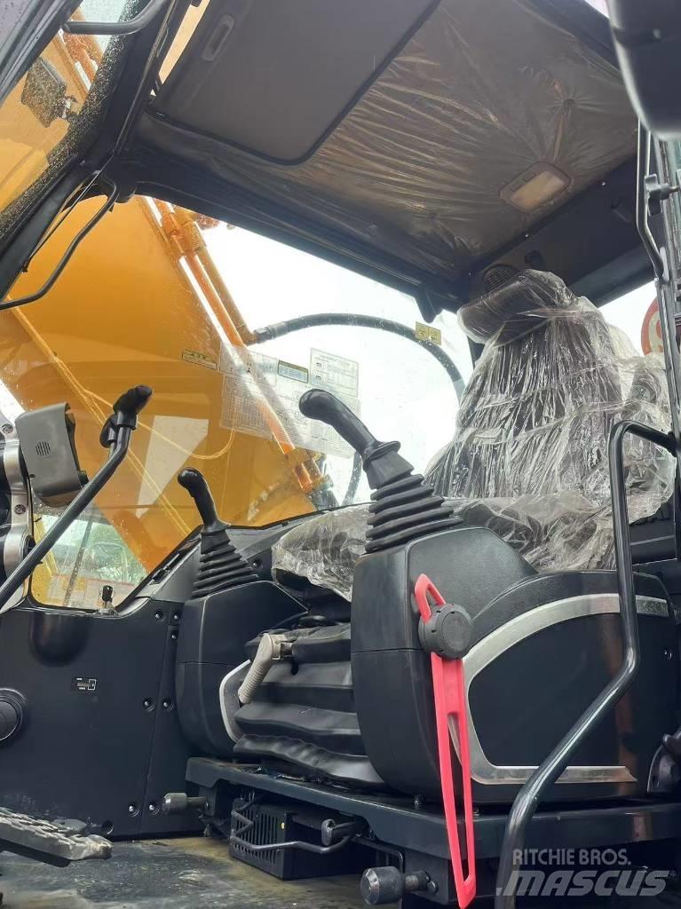 Hyundai R220LC-9S Wielgraafmachines