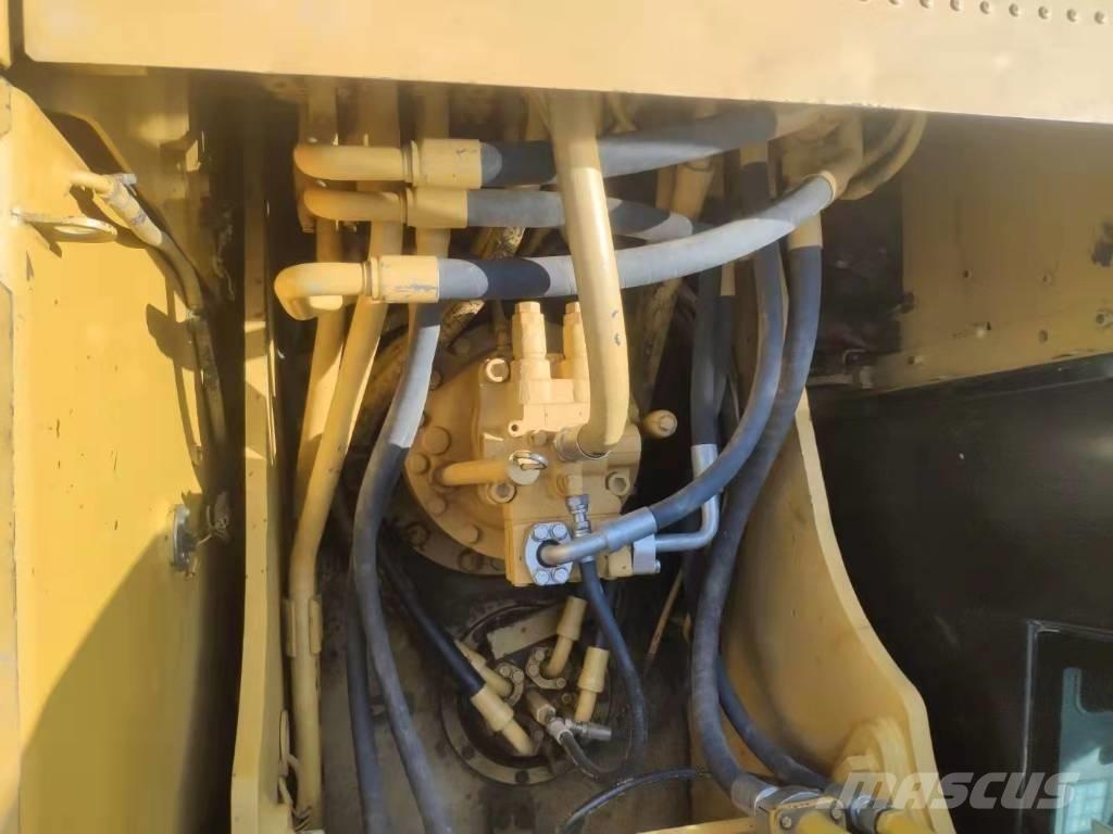 CAT 320 B Rupsgraafmachines