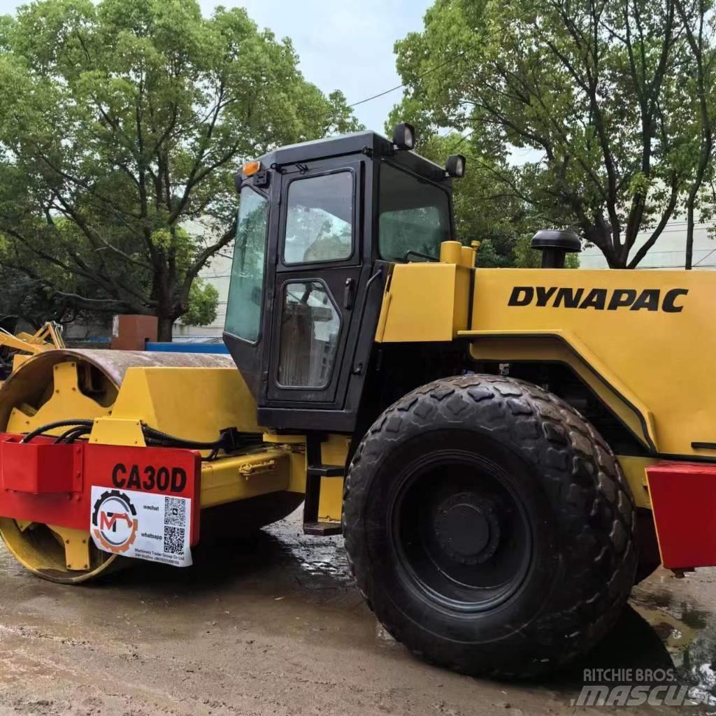 Dynapac CA 30 D Trilrolwalsen