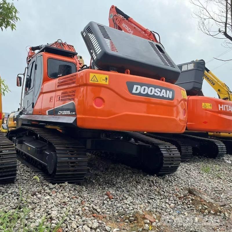 Doosan DX 225 Rupsgraafmachines
