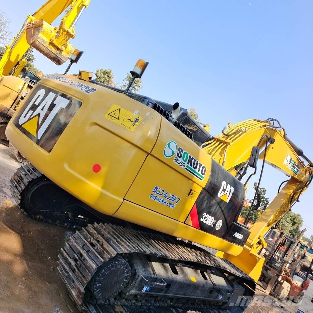 CAT 320 D2 Rupsgraafmachines