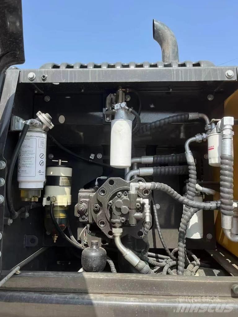 Volvo EC 240 Rupsgraafmachines