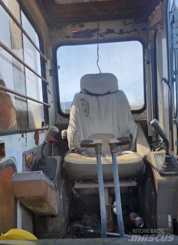 Hitachi EX 200 LC Rupsgraafmachines